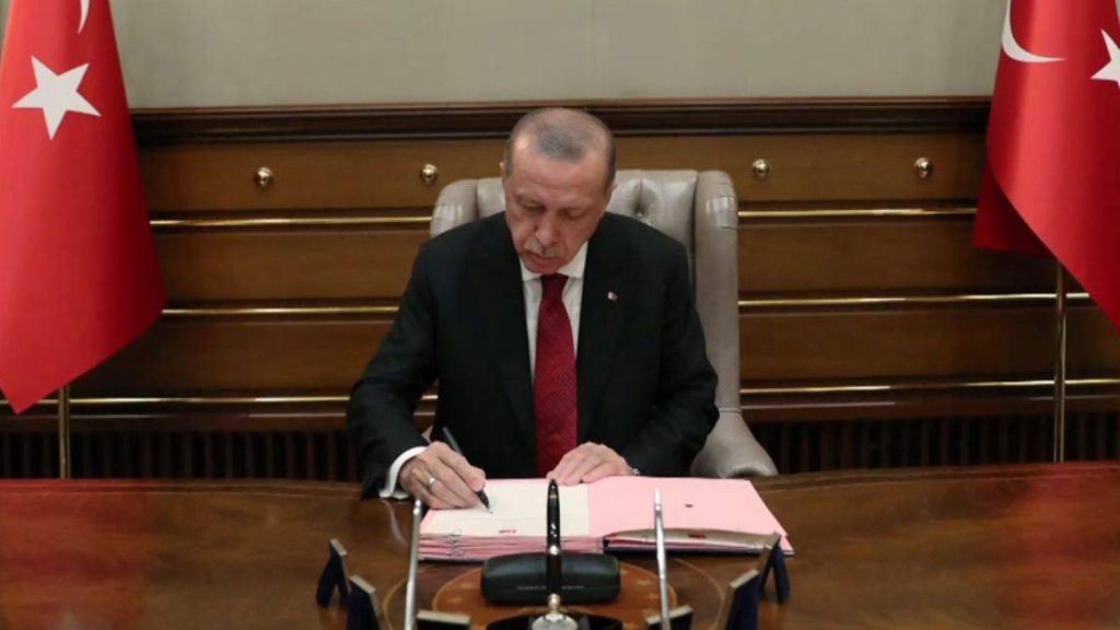 Erdoğan imzaladı: İki grev ertelendi