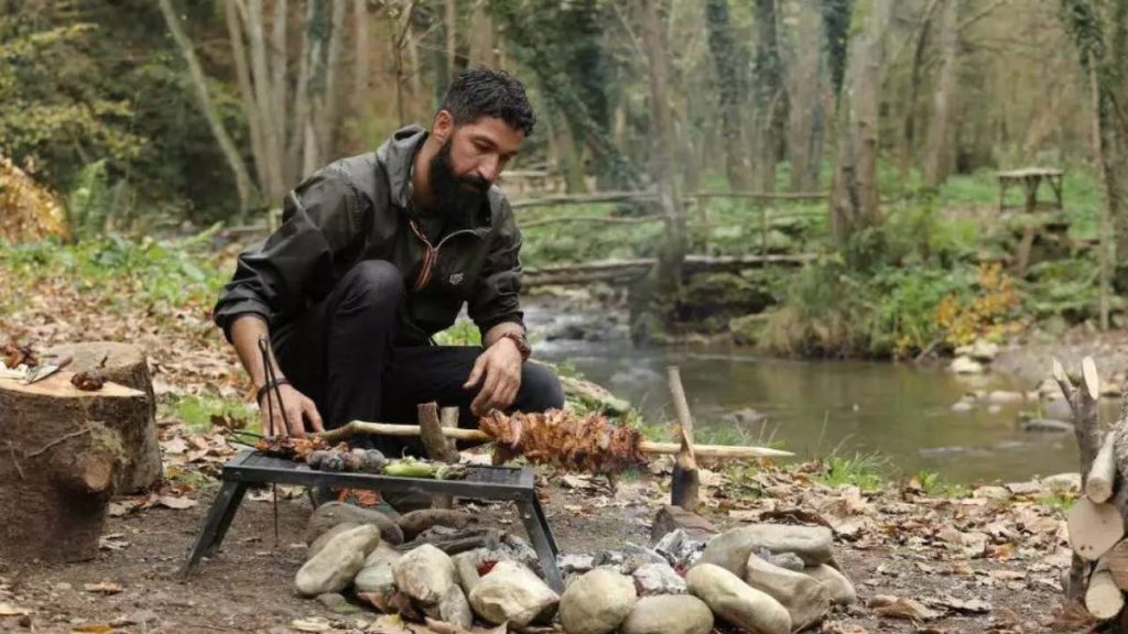 TRT Belgesel Açık Ateş sunucusu kim? (Yılmaz Öztürk)