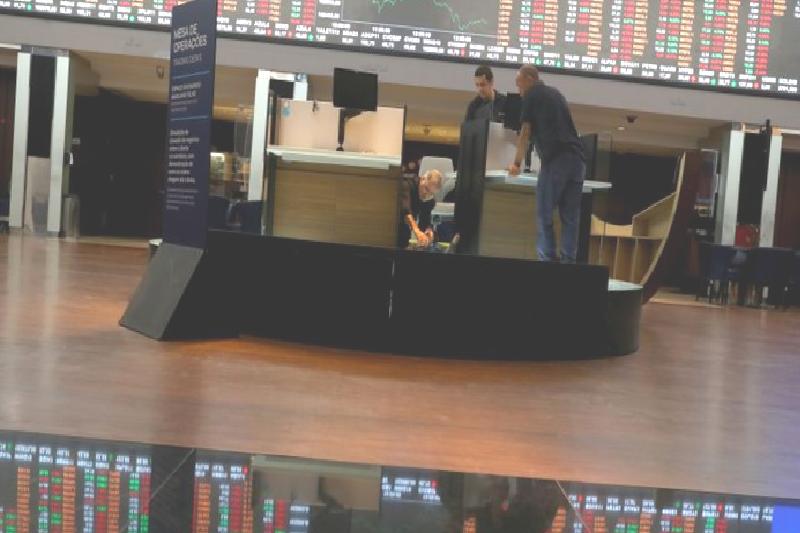 Brezilya piyasaları kapanışta yükseldi; Bovespa 2,20% değer kazandı