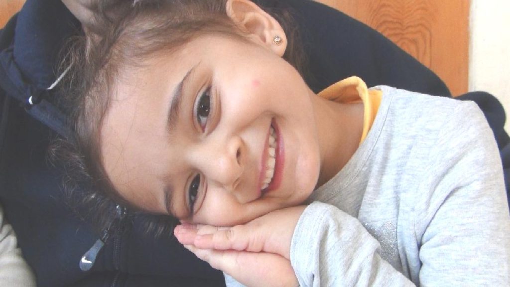 Antakya’da 4 yaşındaki torununa siper oldu, hayatını kurtardı