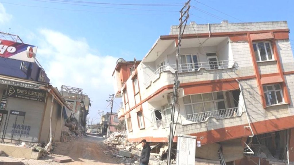 Hatay’da 6.4 büyüklüğünde depremde kaç kişi öldü, kaç bina yıkıldı?