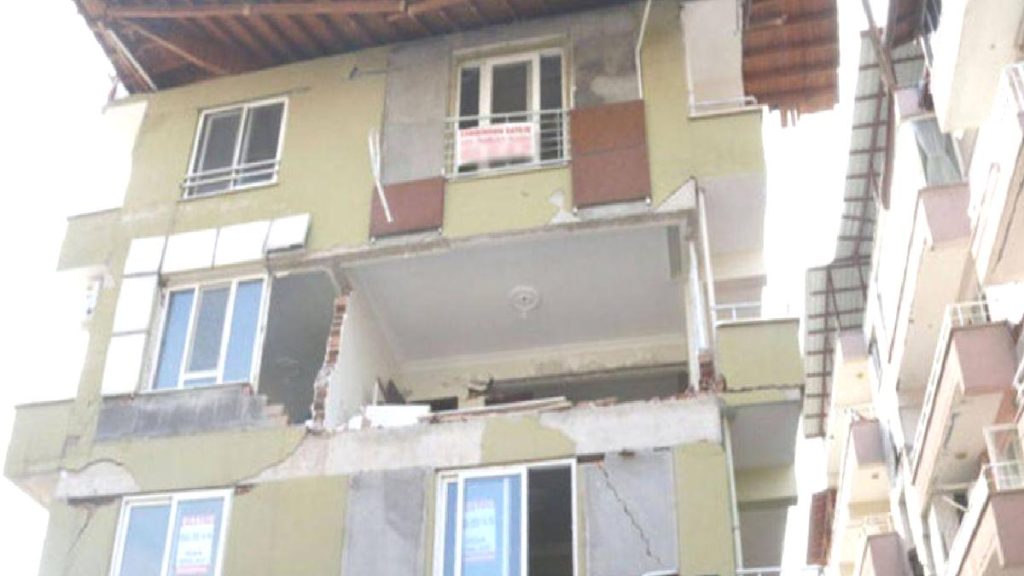 Hatay’da geriye ‘Satılık’ ve ‘Kiralık’ yazıları kaldı