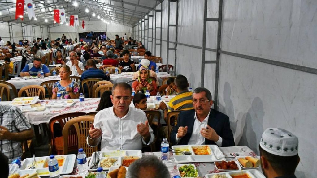 Esenler iftar çadırı 2023 | Esenler Belediyesi iftar çadırı nerede? Bugün İftar yemeği nerede, hangi mahallede?