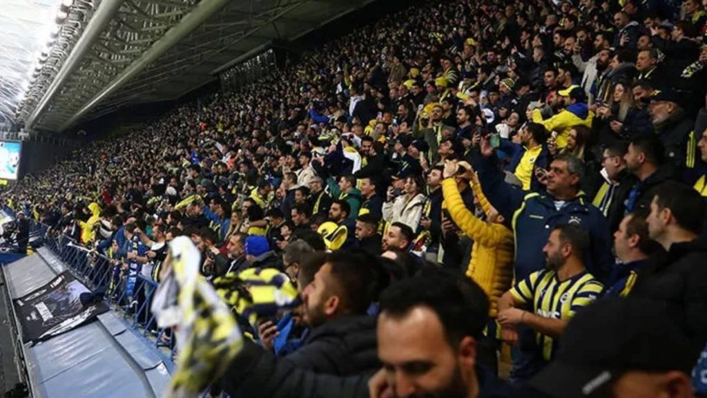 Fenerbahçe tribünden men edilenler kim? 7 taraftarın ömür boyu stada girişi yasaklandı