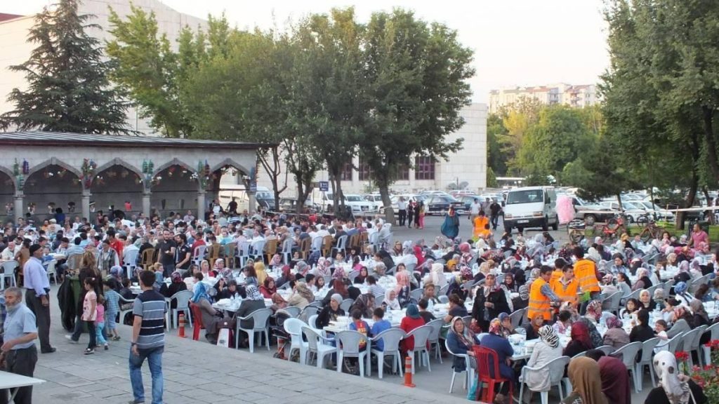 Kayseri iftar çadırı 2023 | Kayseri’de Ramazan iftar çadırı nerede kuruldu? Melikgazi, Kocasinan,  Kocasinan, Talas, Develi iftar sofrası