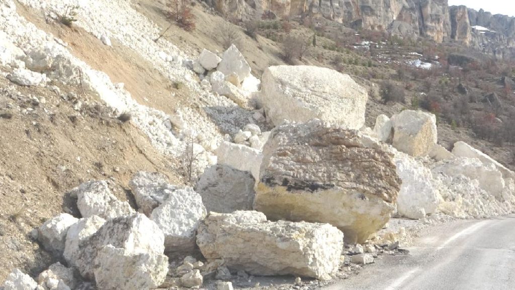 Malatya’da dağlar yerinden oynadı