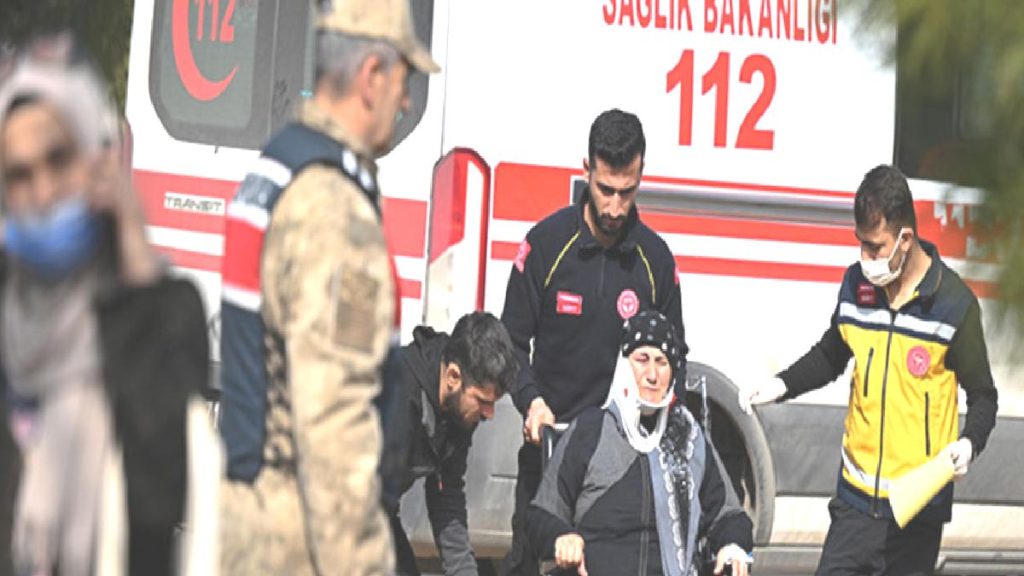 Sağlık çalışanları, deprem bölgesinde yaşadıklarını anlattı