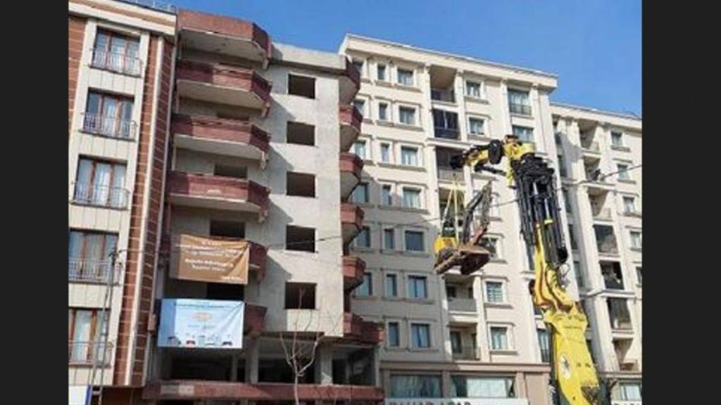 Sosyal medyada ifşa olmuştu, şimdi yıkılıyor