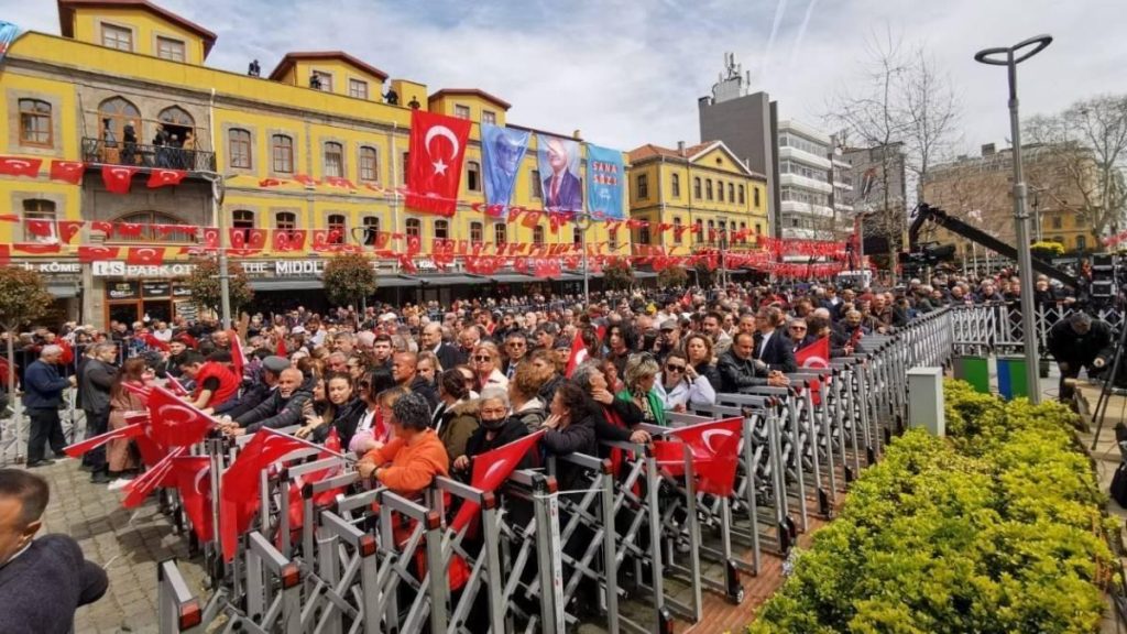 4 Nisan CHP Trabzon mitingine kaç kişi katıldı? Kemal Kılıçdaroğlu Trabzon mitinginde kaç bin kişi geldi?