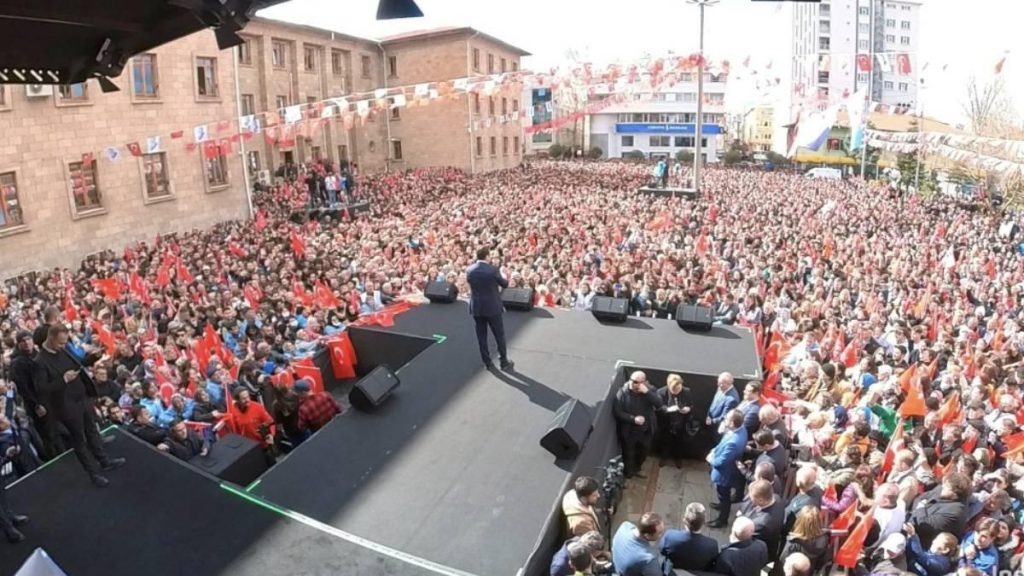 5 Nisan Isparta Ekrem İmamoğlu mitingine kaç kişi katıldı? İmamoğlu Isparta Halk Buluşması’nda kaç bin kişi var?