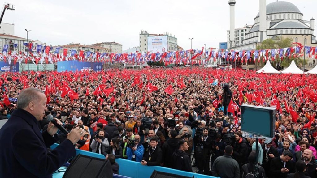 Erdoğan Bağcılar mitingine kaç kişi katıldı? 2 Nisan Bağcılar 15 Temmuz meydanında kaç kişi geldi?