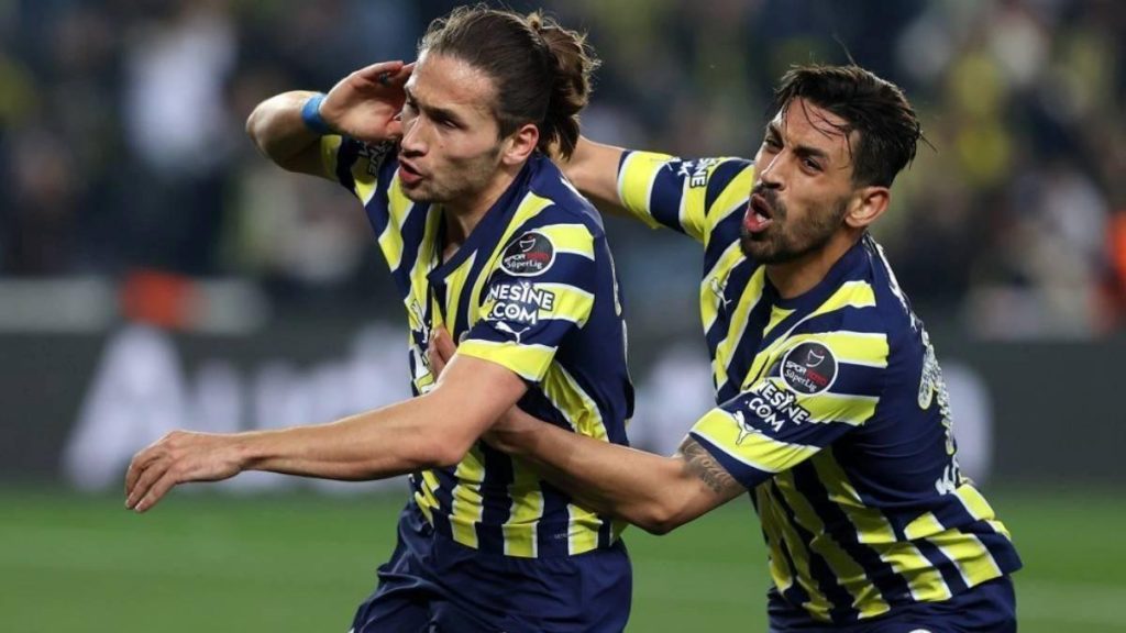 Fenerbahçe bu hafta hangi takımla oynuyor? 19 Nisan yarın Fenerin maçı kiminle? 30. hafta maçları