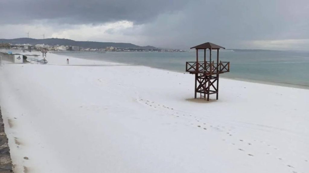 İzmir Çeşme’ye kar mı yağdı? Nisan 2023 İzmir’e dolu mu yağdı?
