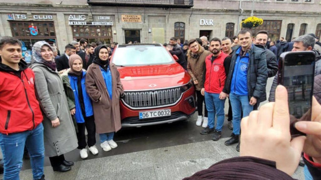 Trabzon’da TOGG’a yoğun ilgi