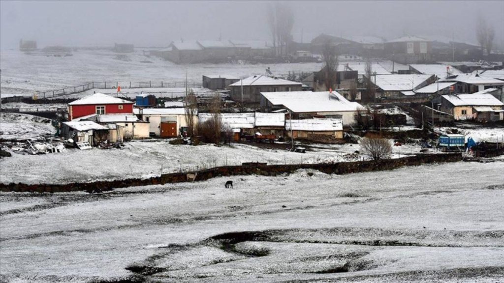 Kars ve Ardahan’da mayısta kar yağdı