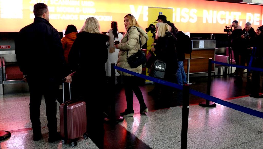 Kosovalılar Schengen Bölgesi’ne vizesiz seyahat etmeye başladı